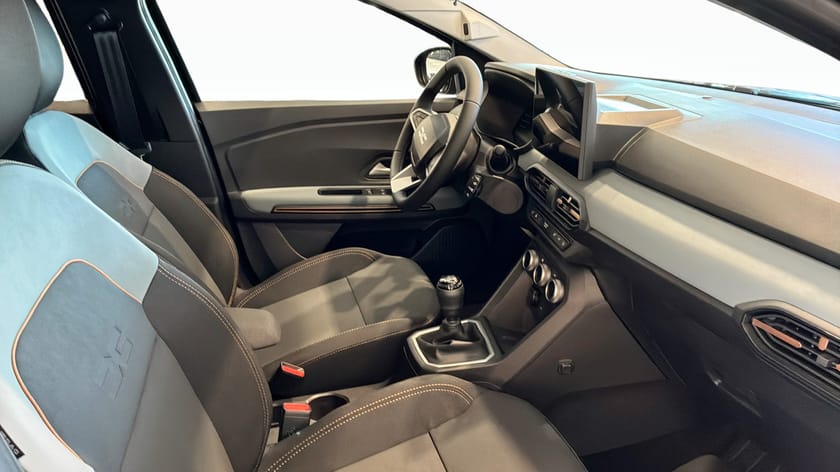 Bild 3 av Dacia Jogger 7-sätes EXTREME TCE 110 7-SITS *Privatleasing från 2790kr/mån*
