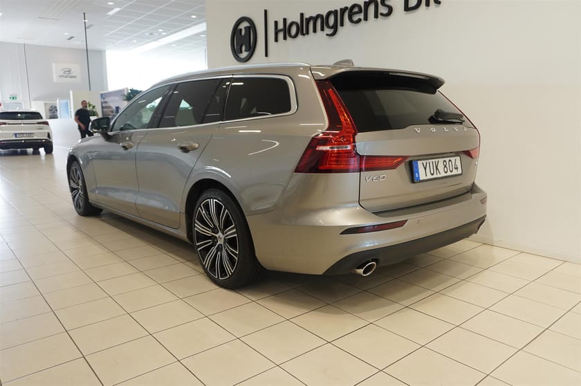 Bild 5 av Volvo V60 T5 Momentum Advanced Edt VoC Pano Nav 360 Drag