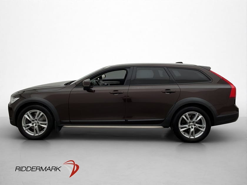Bild 4 av Volvo V90 Cross Country D5 AWD 235hk Pro BLIS HuD Drag B&W
