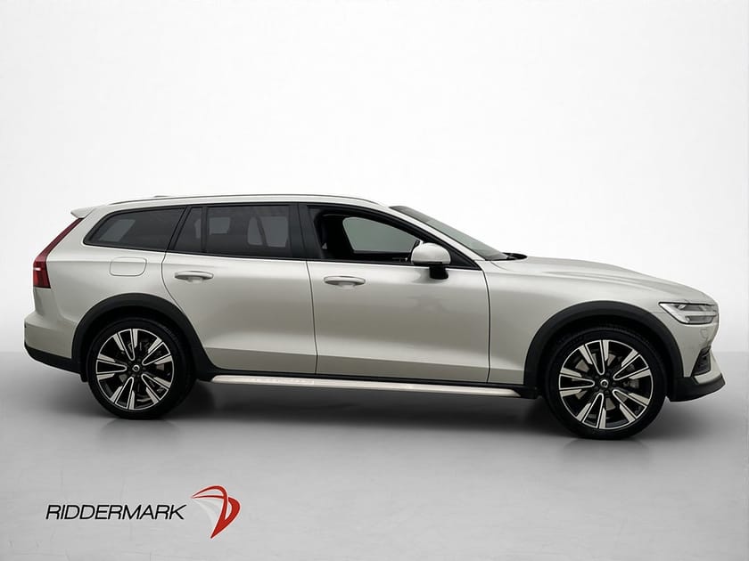 Bild 3 av Volvo V60 Cross Country D4 AWD H/K Läder 360° Drag Värm 190