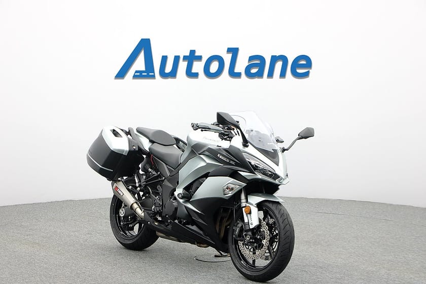 Bild 1 av Kawasaki Ninja Z1000SX Z1000SX* Scorpion, Sidoväskor, Endast 413 mil