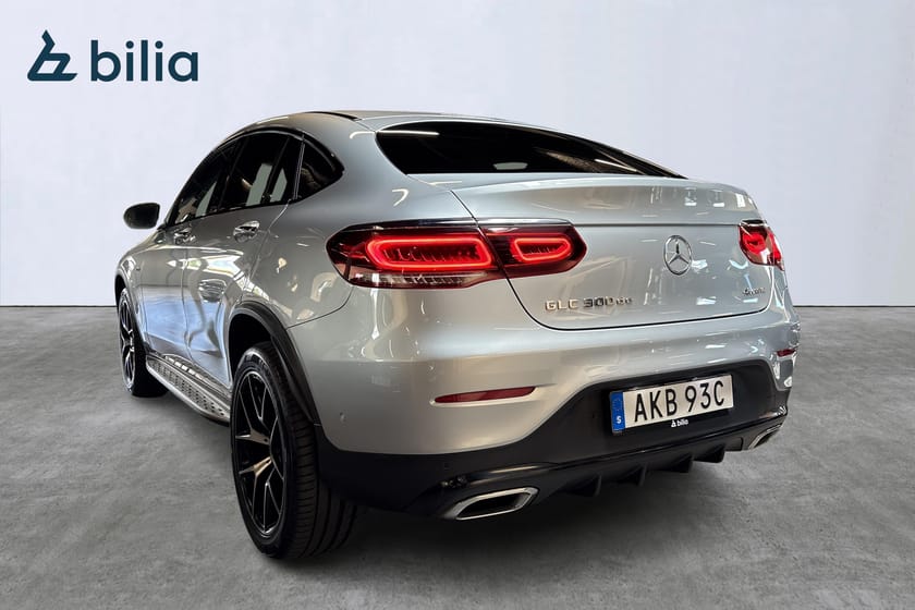 Bild 3 av Mercedes-Benz GLC 300 de Coupé 4MATIC AMG 360° Cockpit Night