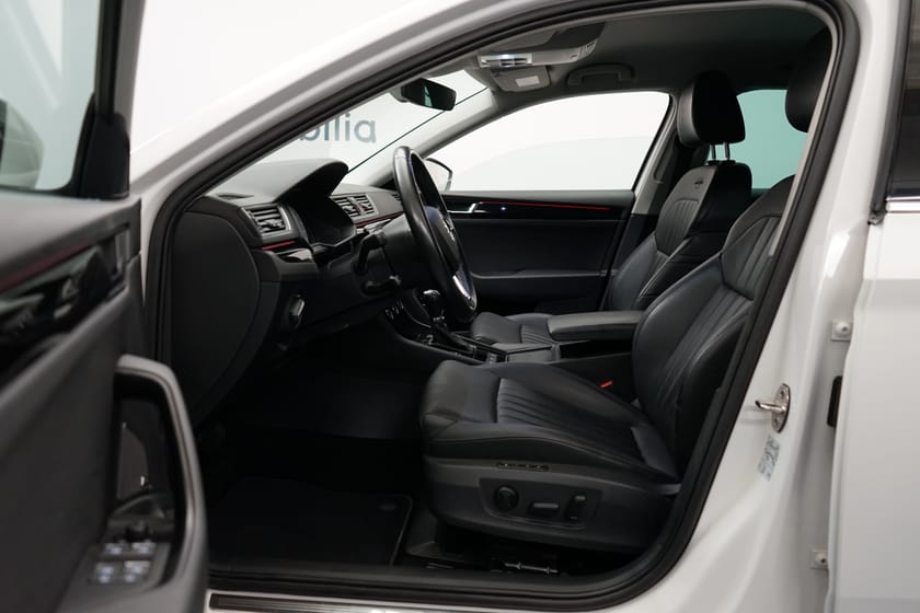 Bild 4 av Škoda Superb Kombi Laurin & Klement