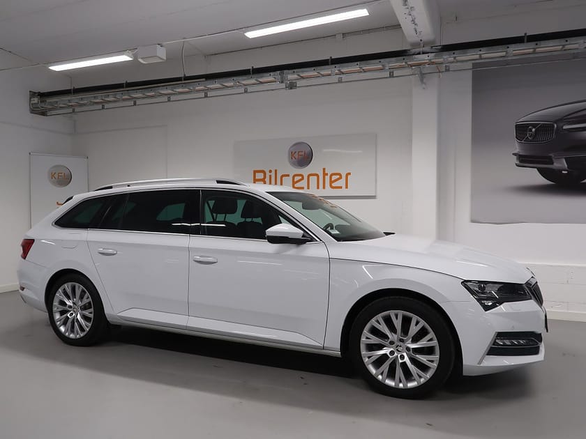 Bild 4 av Škoda Superb iV Kombi Skoda Skoda V-Däck ingår Cockpit-Drag-Kamera-Värma