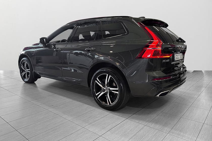 Bild 4 av Volvo XC60 T8 Twin Engine AWD R-Design Pano Drag HUD