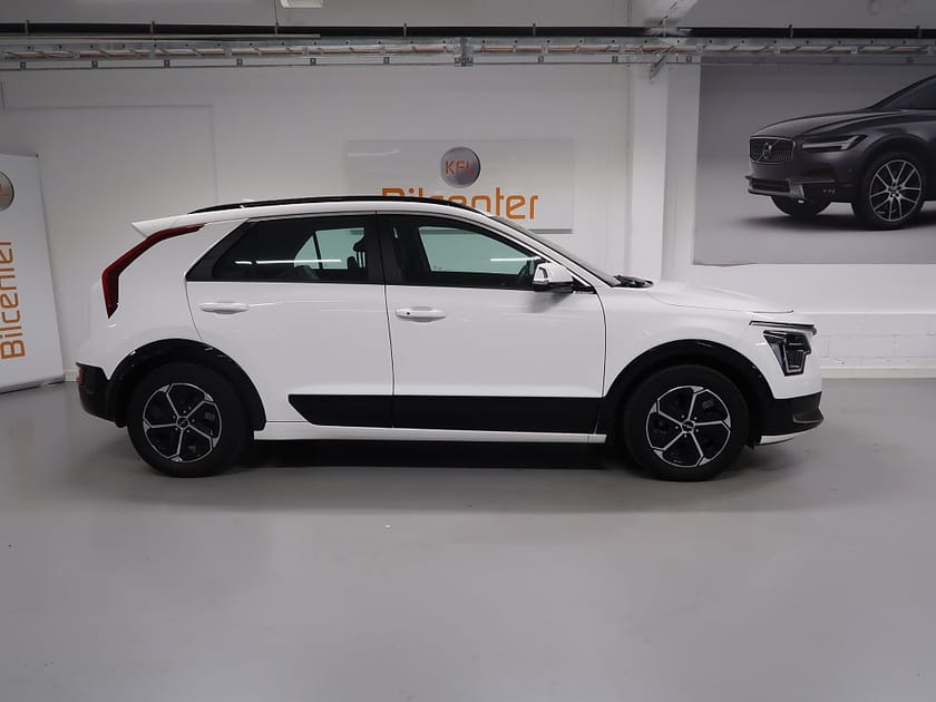 Bild 5 av Kia Niro Plug-In-Hybrid V-Däck ingår Navi-Kamera-CarPlay-Rattvär