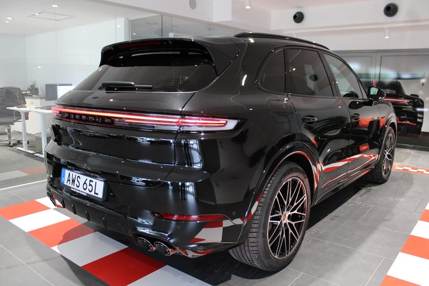 Bild 5 av Porsche Cayenne E-Hybrid Black Edition