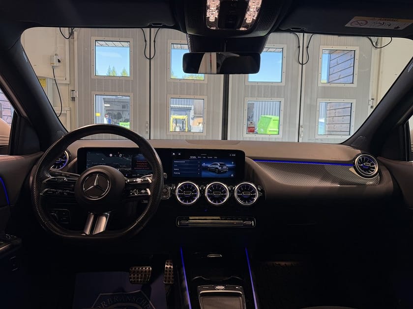 Bild 5 av Mercedes-Benz GLA 200 7G-DCT AMG Line Advanced Plus Drag Gps Pano Ambient