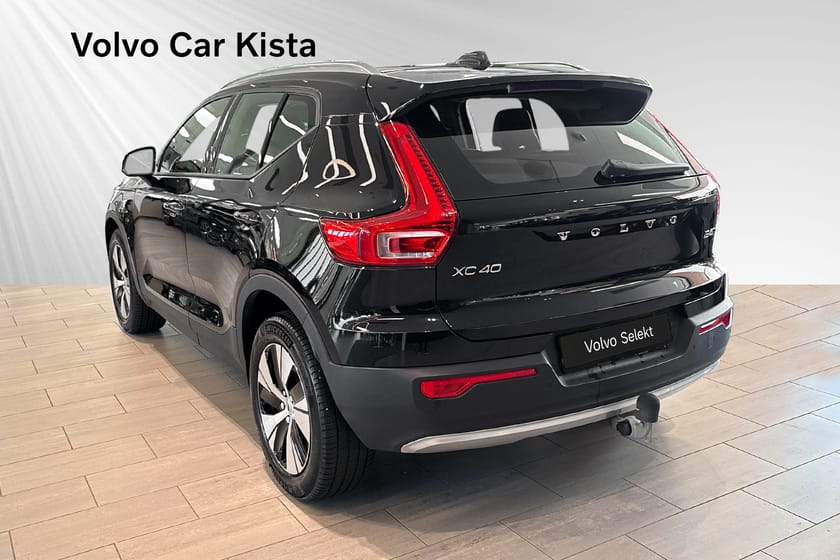 Bild 4 av Volvo XC40 B4 AWD Bensin Momentum Advanced Drag H/K 360Kam