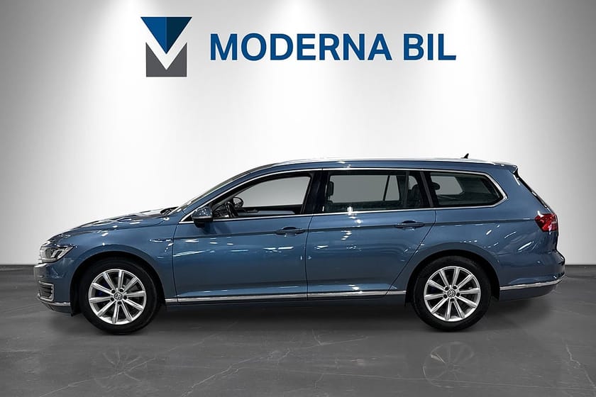 Bild 3 av Volkswagen Passat Variant GTE 1.4 TSI 218hk Värmare P-sensorer Adaptiv CarPlay