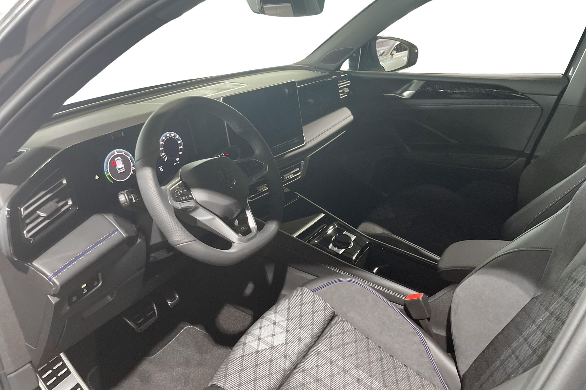 Volkswagen Tiguan 2025, bild 3/4