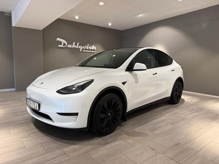 Tesla Model Y Standard Range RWD Självkörningsförmåga 3 | Drag V-hjul
