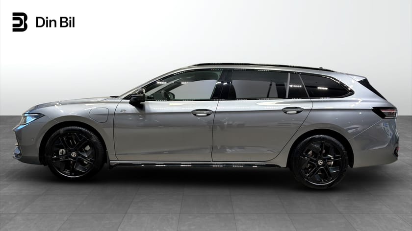 Bild 2 av Volkswagen Passat Variant eHybrid R-LINE TSI E-hybrid 272 Drag/Panorama