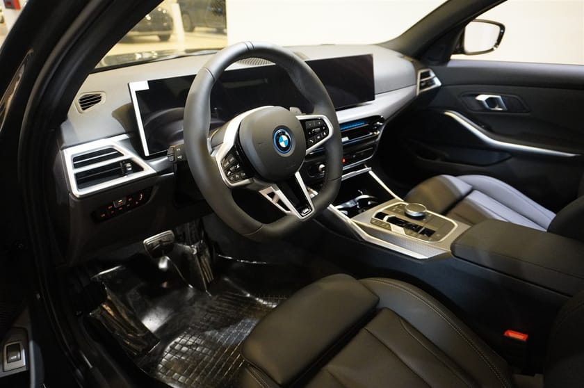 Bild 2 av BMW 330e xDrive Touring