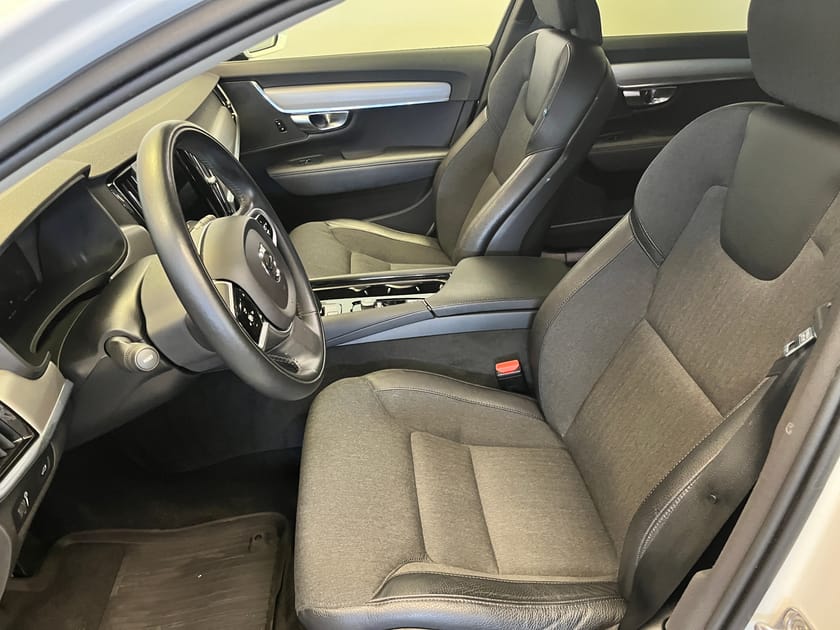 Bild 5 av Volvo V90 B4 Diesel Momentum Advanced SE/ Navigation/ BLIS/ Backkamera/