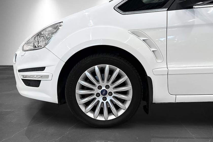 Bild 2 av Ford S-Max 2.0 TDCi Titanium Pano Drag 7-sits Sony Premium