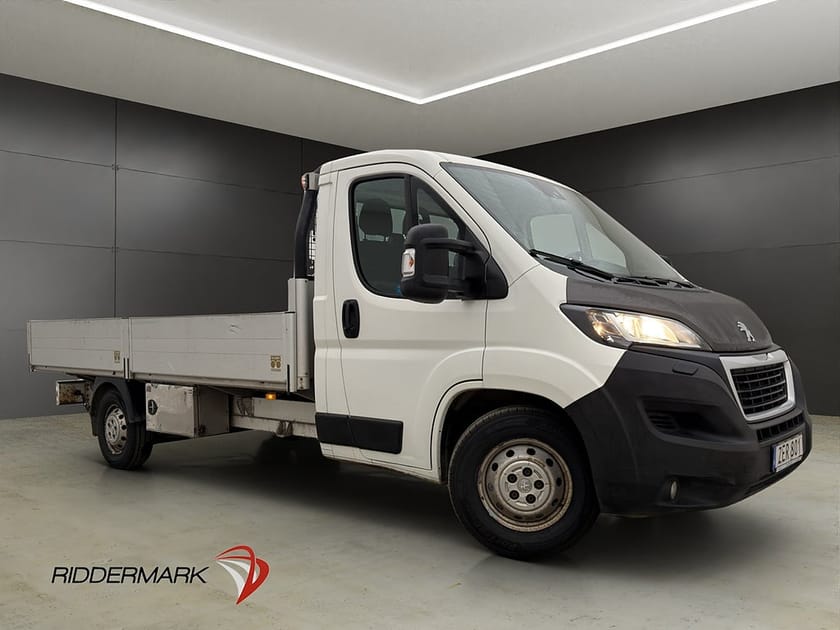 Bild 1 av Peugeot Boxer Chassi Cab FLAKBIL 163hk Ny-Kamrem Värmare 3-Sits MOMS