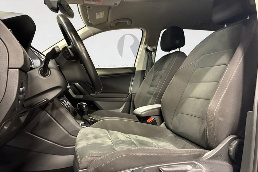 Bild 3 av Volkswagen Tiguan Allspace 7-sätes 2.0 TSI 190 HK DSG 4M 7-SITS DRAG B-VÄRM MOMS 0.63L/MIL