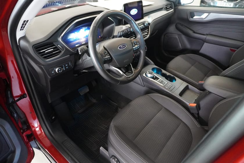 Bild 2 av Ford Kuga Plug-In Hybrid PHEV Titanium Vinterpaket