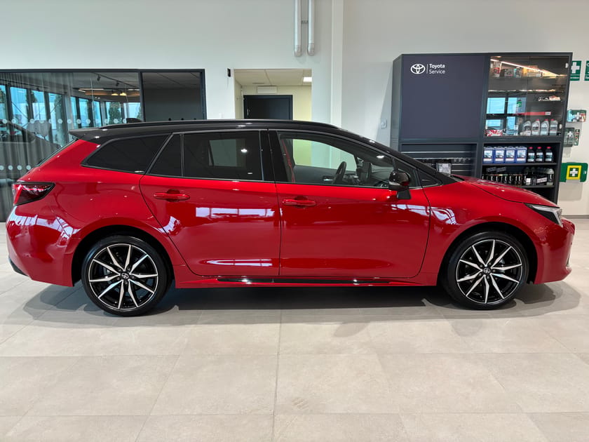 Bild 2 av Toyota Corolla Touring Sports Active 1.8 1,8 Hybrid GR-S