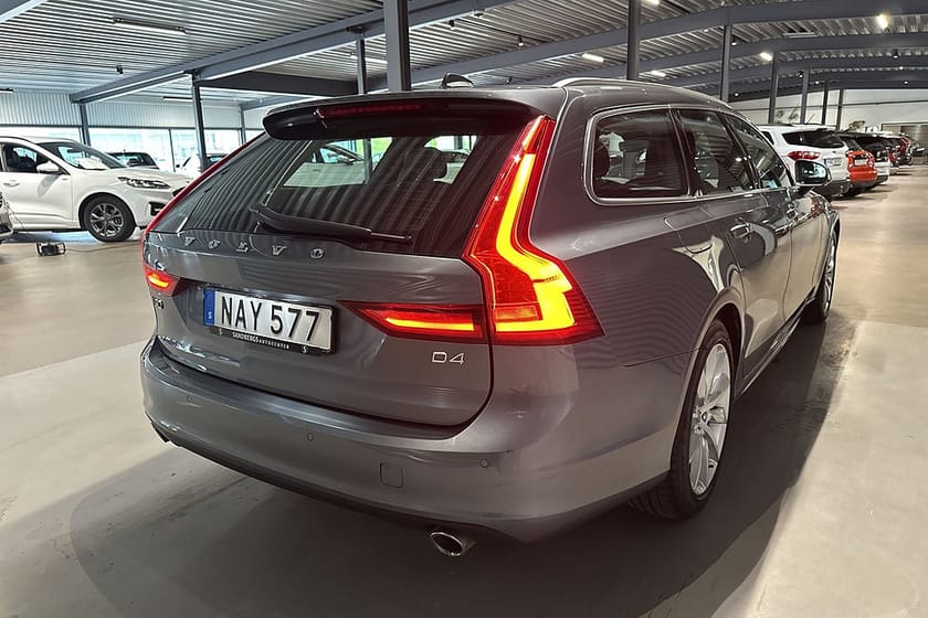 Bild 4 av Volvo V90 D4 Geartronic Momentum Väramre Navi Keyless Euro 6