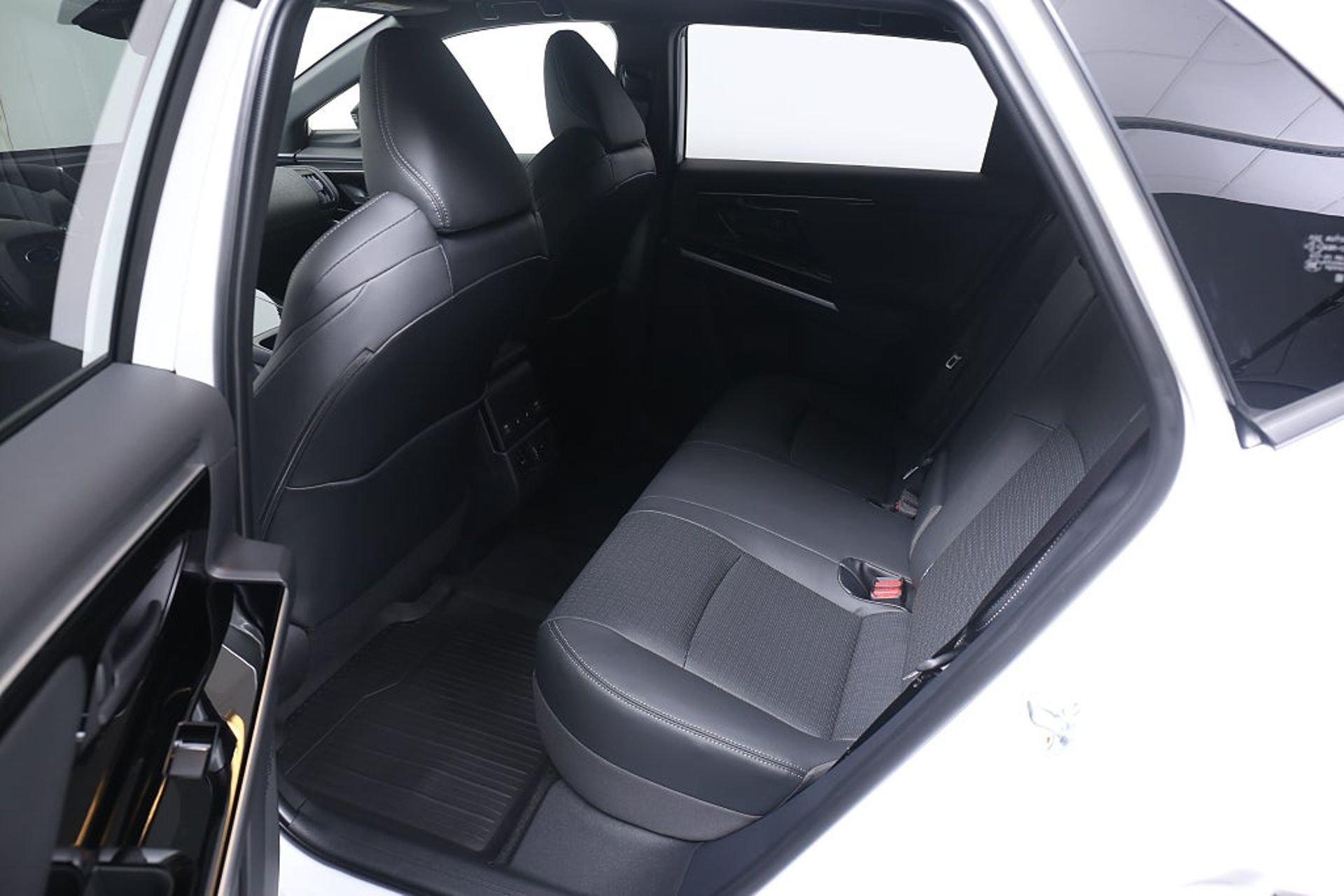 Subaru Solterra 2024, photo 6/10