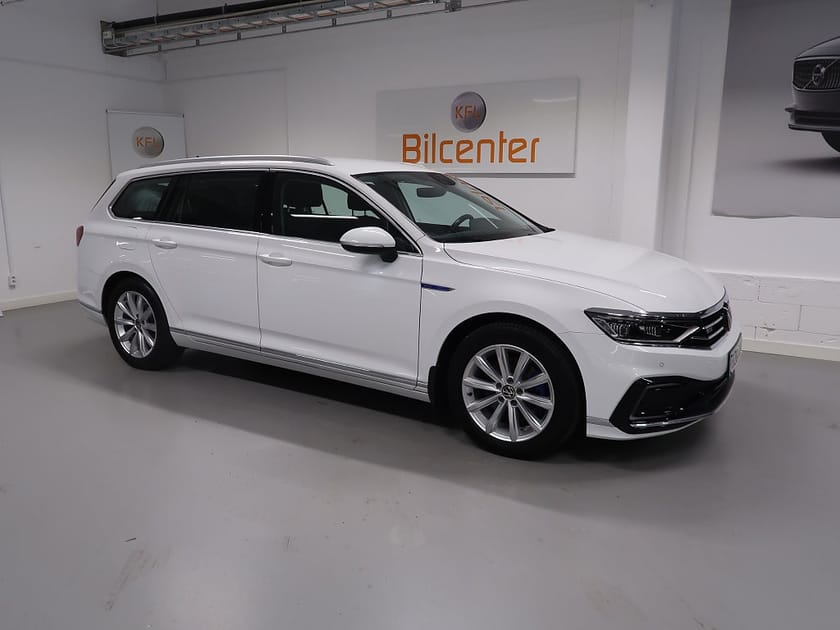 Bild 4 av Volkswagen Passat Sportscombi GTE 1.4 TSI V-Däck ingår Skinn-Drag-Kamera-Rattvärme-Ca