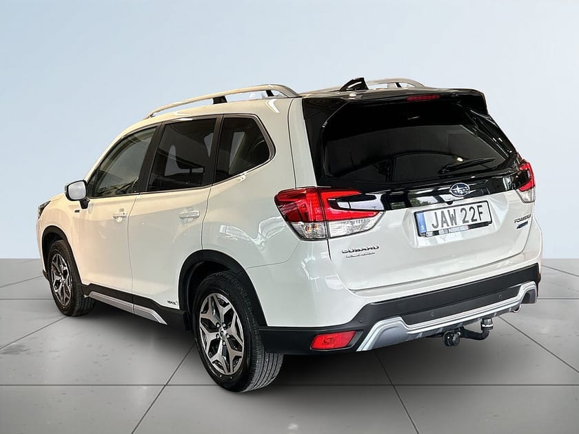 Bild 5 av Subaru Forester e-Boxer XFuel Lineartronic MOMS/MoK/Kamera/SoV/Ad.Fhåll
