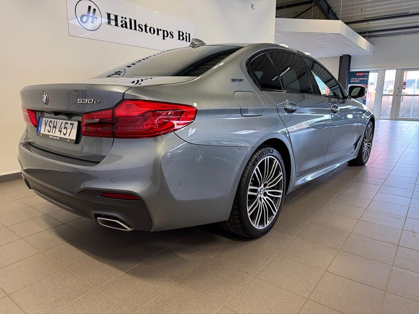Bild 3 av BMW 530e iPerformance Sedan AUTO M-Sport/B-KAMERA/NAVI/RATTVÄRME