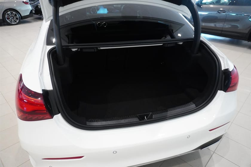 Bild 5 av Mercedes-Benz A 200 Sedan AMG Line Advanced Plus 163hk
