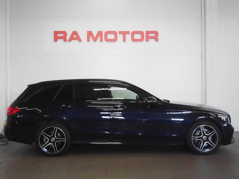 Bild 4 av Mercedes-Benz C 300 T de 9G-Tronic AMG Line, Night Edition 306hk | Drag