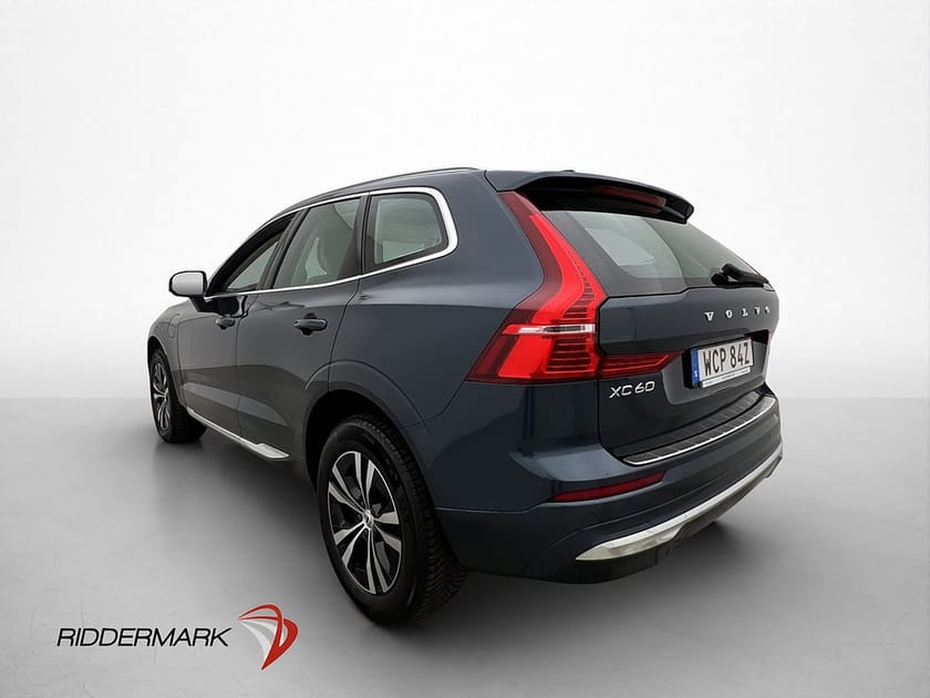 Bild 3 av Volvo XC60 T6 AWD Core Edition Värm Pano Kamera Navi Skinn