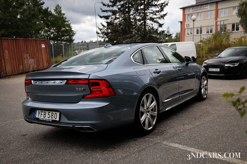 Bild 5 av Volvo S90 D5 AWD Inscription Dragkrok Glastak B&W ljud Euro 6