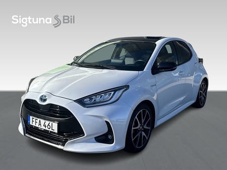 Toyota Yaris Hybrid CVT Style / Panorama / JBL / Värmare