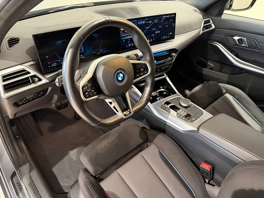 Bild 5 av BMW 330e Touring M-Sport, Drag, Värmare, Navi, Rattvärme