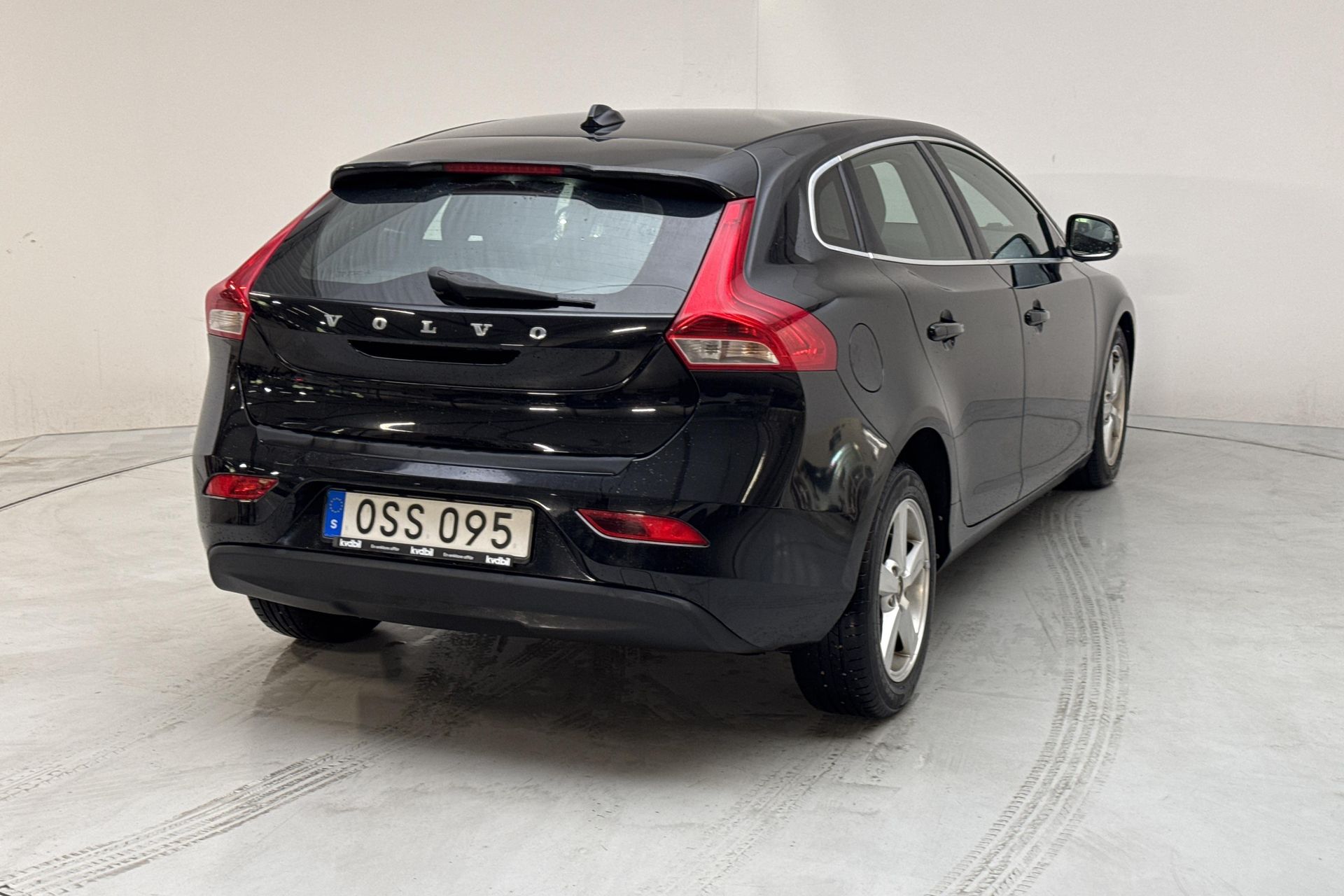 Volvo V40 D2 2015, photo 3/10