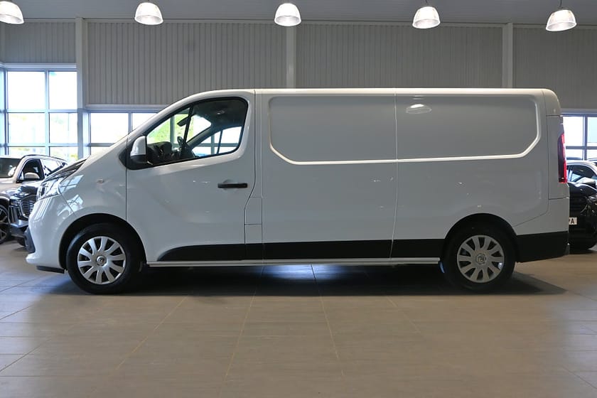 Bild 2 av Renault Trafic Skåpbil 3.0t 2.0 dCi 145hk Aut L2H1 Drag Värmare Kamera