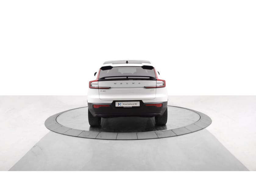 Bilde 3 av Volvo C40 Recharge Twin motor Plus / Krok -1800kg / Varmepumpe / Kamera / Lav Km