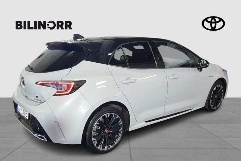 Bild 5 av Toyota Corolla Hybrid 1,8 5D GR-S BI-TONE SPI V-HJUL
