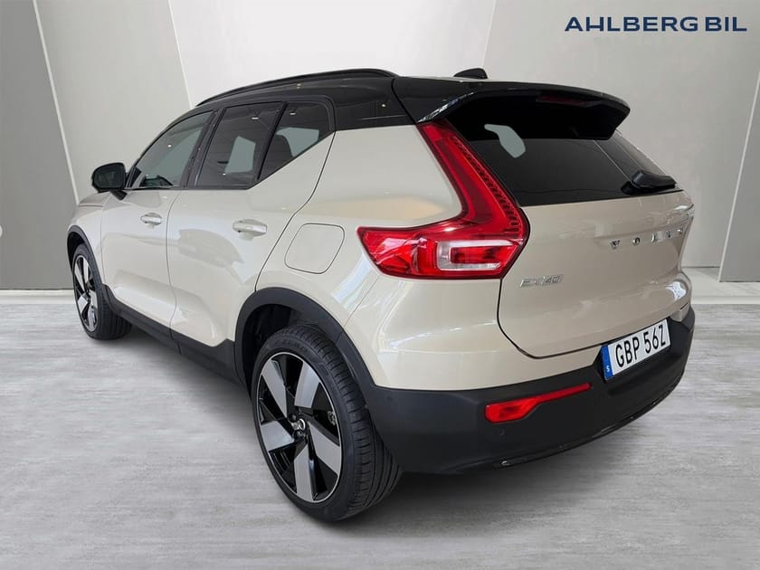 Bild 3 av Volvo EX40 Twin Motor Performance ⚪ Plus, Klimatpaket, Dragkrok Halvautomatisk, Parkeringskamera 360, HarmanKardon PremiumSound, Google Maps,