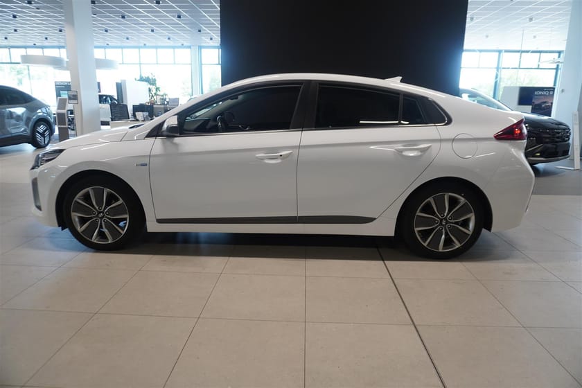 Bild 3 av Hyundai Ioniq Hybrid 1.6 DCT, 141hk, 2018 Dragkrok Backkamera Navigation