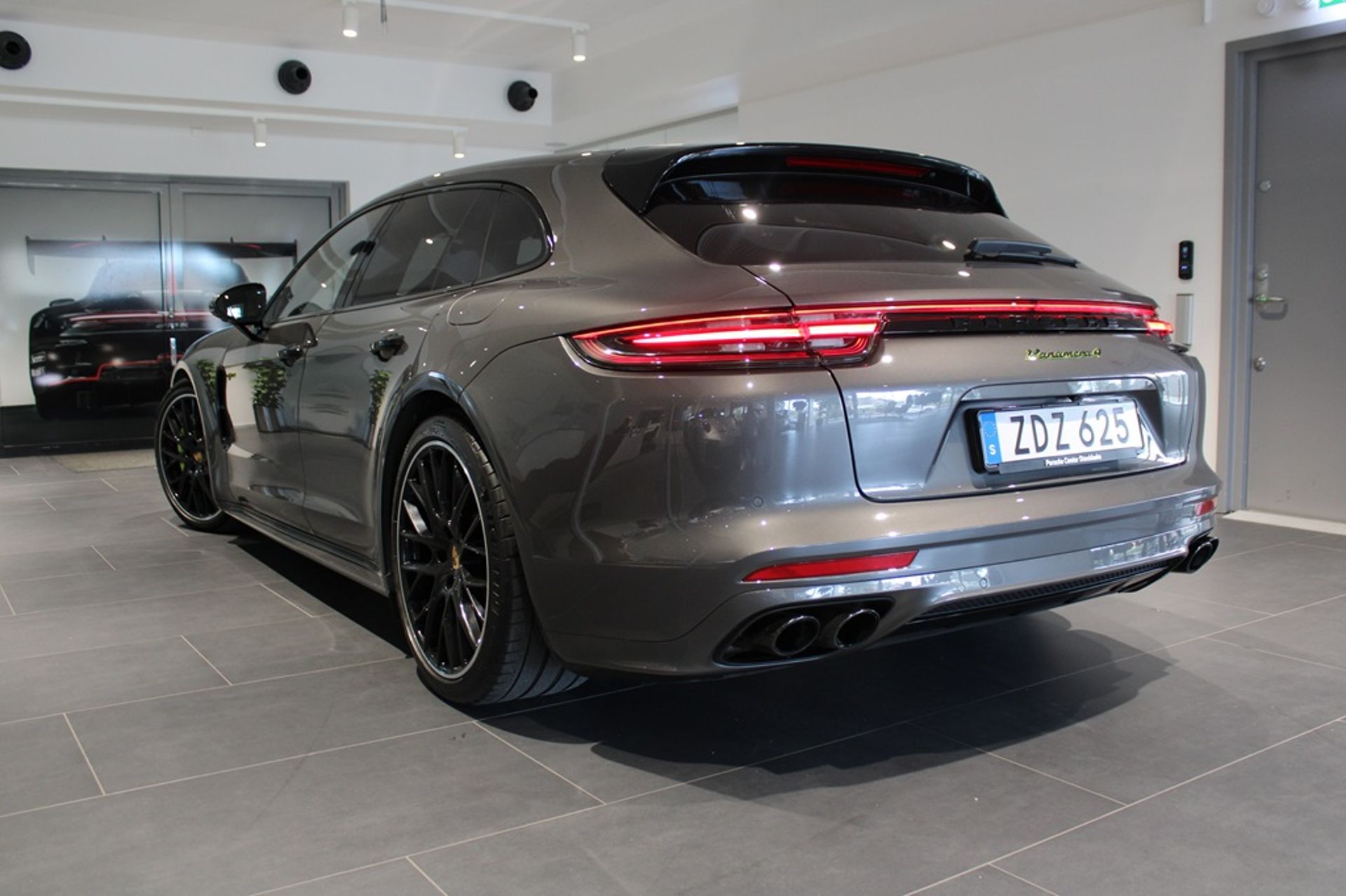 Porsche Panamera 2018, kuva 2/10