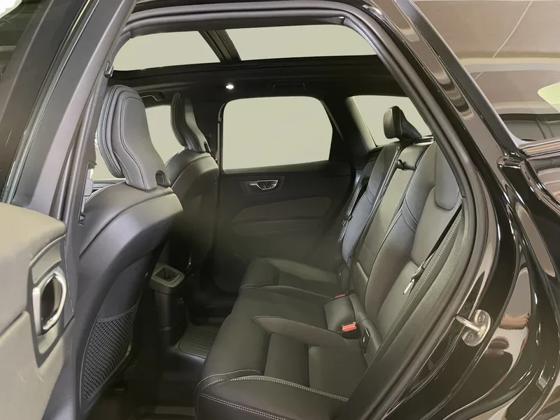 Bild 11 av 16 – Volvo XC60 T6 Plus Dark Edition Plus Edition