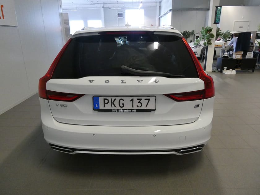 Bild 5 av Volvo V90 D3 AWD R-Design *Ny kamrem Navi-Värmare-Rattvärme-SoV