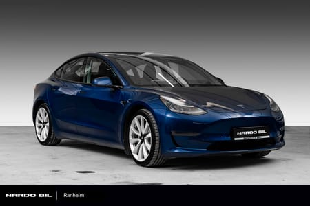 Tesla Model 3 Long Range AWD AWD/Premium/Autopilot