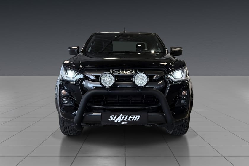 Bilde 2 av Isuzu D-Max Space Cab PREMIUM/KROK/DEFA/SKINN/KAMERA/S+V-HJUL
