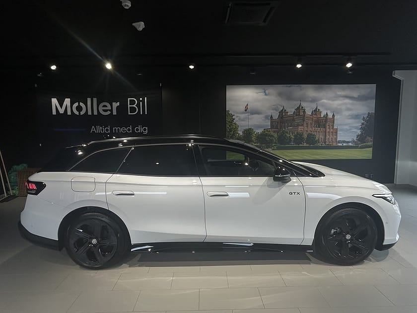 Bild 2 av Volkswagen ID.7 GTX Tourer GTX, 340hk, 4MOTION, Dragkrok, Välutrustad bil!