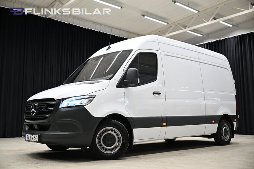Bild 1 av Mercedes-Benz Sprinter 211 CDI FWD Panel Van Automat|Servicebil|Inredd|LED|Drag|Värmare|Moms