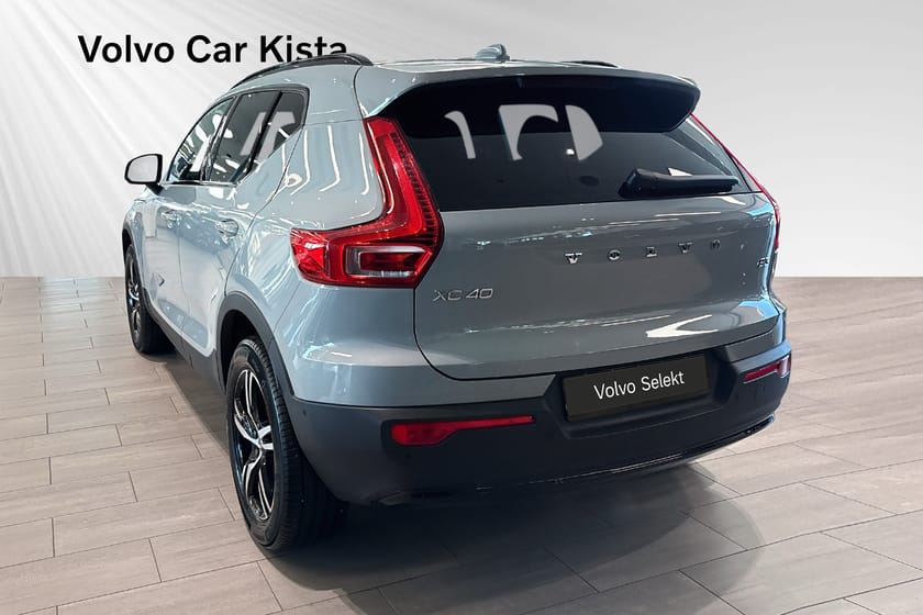 Bild 4 av Volvo XC40 B3 FWD Bensin Plus Dark Carplay 360Kamera