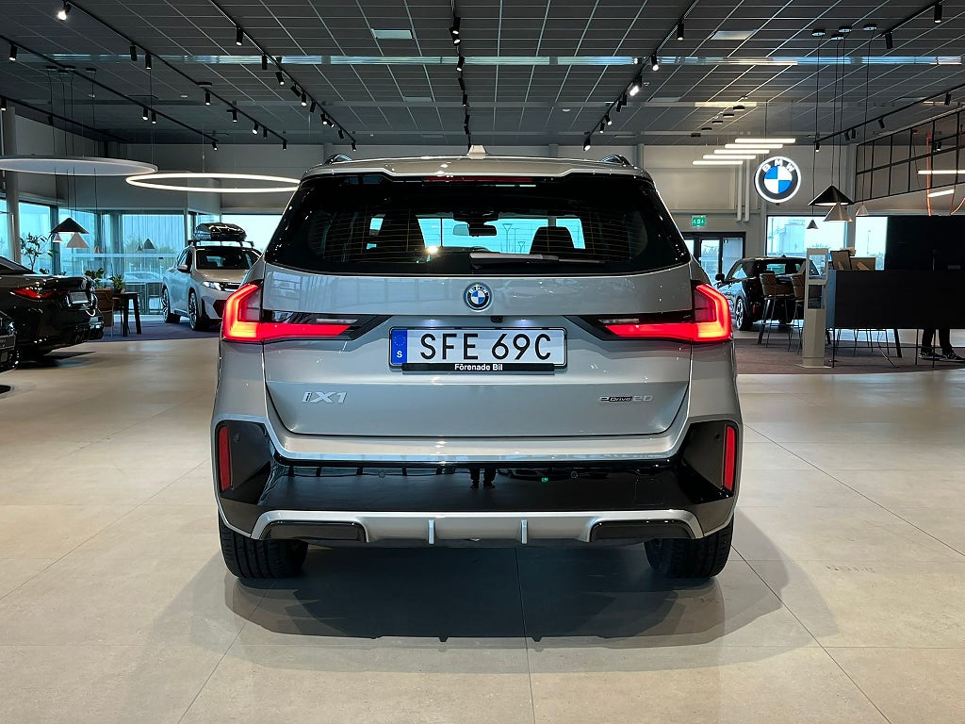 BMW iX1 eDrive20 M Sport 2026, photo 5/10
